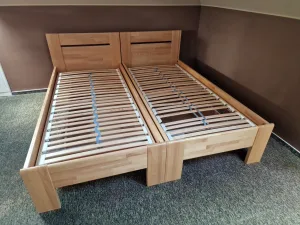 Inzerát č. 144561 - Postel buk masiv s uložným prostorem 200x90.   Rozměr mat...