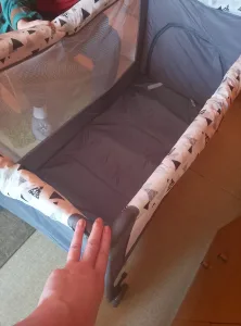 Inzerát č. 144643 - Prodám autosedačku, houpačku a přenosnou postýlku,cena do...