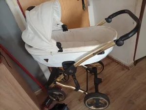 Inzerát č. 144716 - Dobrý den prodám levně kočárek bez košíku součástí taška ...