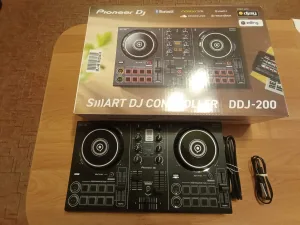 Inzerát č. 144901 - Prodám Pioneer DJ DDJ-200, kompaktní 2kanálový DJ kontrol...