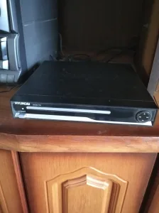 Inzerát č. 145316 - Prodám DVD přehrávač+ DVD různé komedie i pohádky cena 40...
