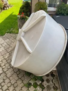 Inzerát č. 145811 - plastový kryt na studnu vnitřek 125cm,výška 50cm 1500kč