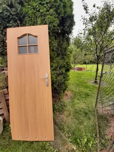 Inzerát č. 145622 - Prodám levé dveře , šíř. 70cm. Třinec.  Cena 400,- Kč.