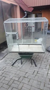 Inzerát č. 145625 - Prodám klec na ptactvo 125 x 105x60 cm. Cena 2000Kč