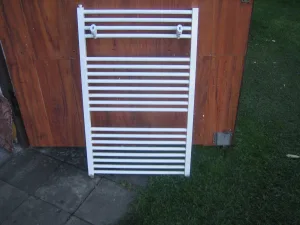 Inzerát č. 145629 - Prodam radiator vyska100cm, sirka 60cm. Cena 150kc