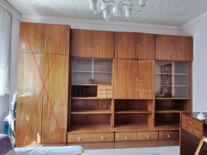 Inzerát č. 145653 - Obývací stěna    Bez skříně přeškrtnute na foto, patří k ...