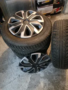 Inzerát č. 145673 - Prodám zimní pneu tomket rozměry viz foto jsou že škoda f...