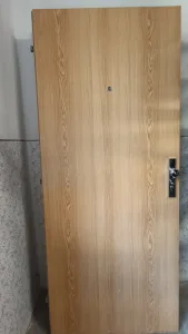 Inzerát č. 145700 - Prodám protipožární bytové dveře šíře 80 cm kompletní s b...