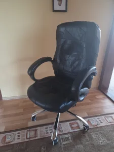 Inzerát č. 145707 - Daruji za odvoz kancelářskou židli. Stav - lehce opotřebo...