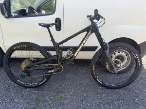 Inzerát č. 145784 - Prodám horské kolo značky Nukeproof GIGA 275 Medium. Kolo...
