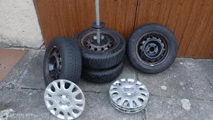 Inzerát č. 145868 - Prodám na Hyundai i20 4kusy plechových disků se zimními p...