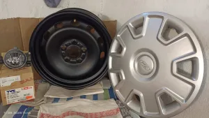Inzerát č. 145869 - Prodám na Ford Focus 2, 4 kusy originální kryty disků kol...